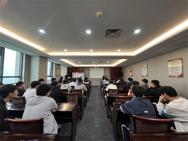 職業(yè)技術學院學生到萬洲實習實訓8.jpg